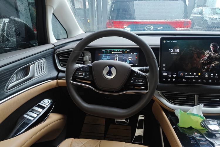 Used Denza D9 2024 DM-i 980 Four-Wheel Drive Prestige Model
