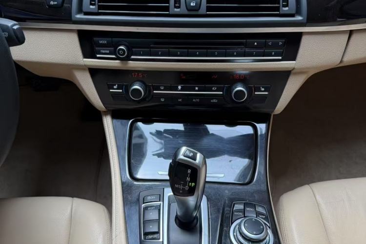 Used BMW 5 Series 2014 525Li Leading Model
