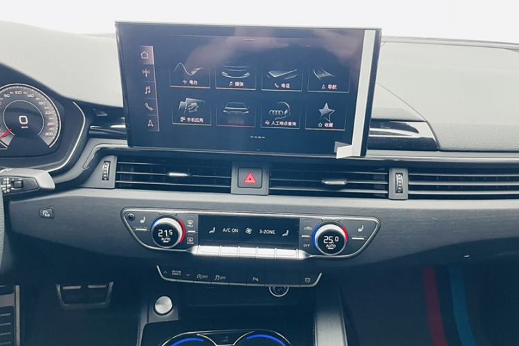 Used Audi A4L 2024 40 TFSI Luxury Dynamic Edition
