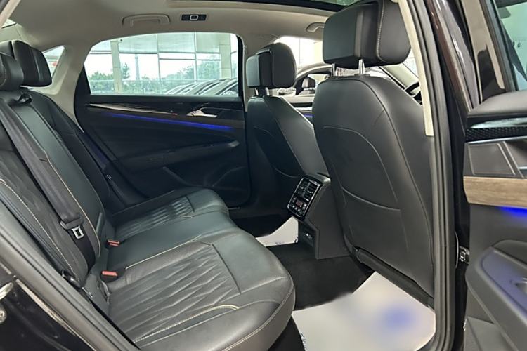 Used Volkswagen Passat 2020 Revised Version 330TSI Luxury Edition China VI Standard
