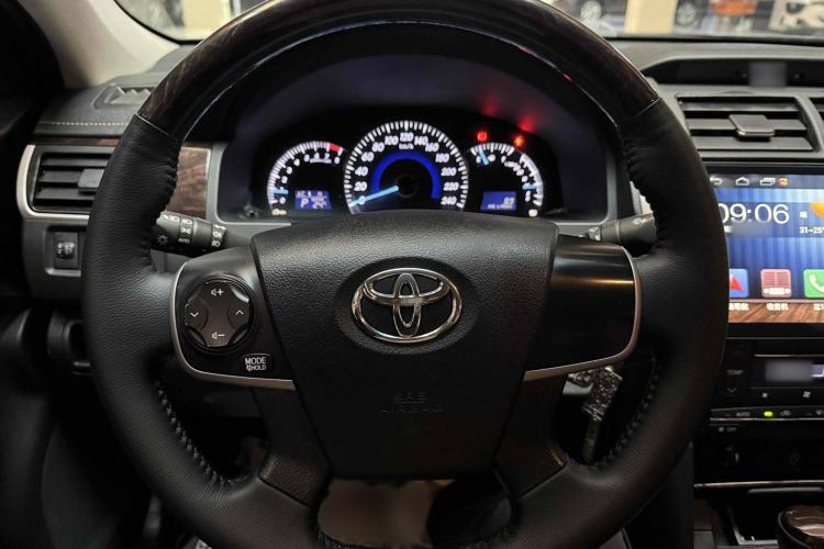 Used Toyota Camry 2016 2.0G 10th Anniversary Leading Edition
