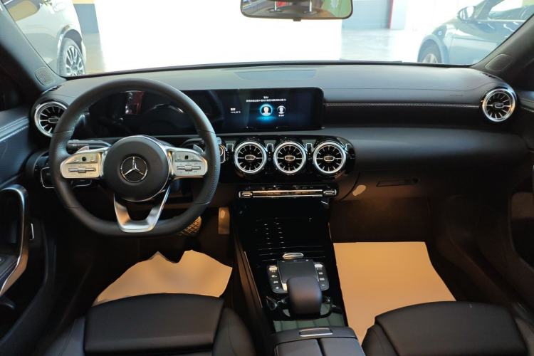 Used Mercedes-Benz A-Class 2022 Restyled A 200 L Sport Sedan Fashion Version
