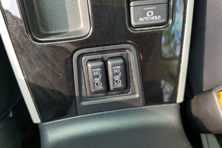 Used Mitsubishi Outlander 2019 2.0L Two-Wheel Drive Comfort Edition 5 Seats China VI Standard
