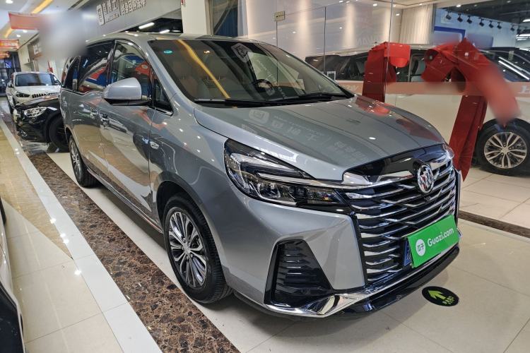 Used Buick GL8 2023 Facelifted Land Cruiser Executive Luxury Version