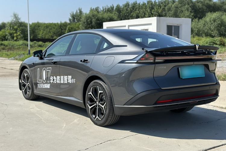 Used  L07 2024 230Max Qiankun Intelligent Driving ADS SE Range-Extended Version
