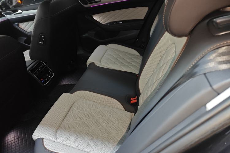 Used Volkswagen Magotan 2023 2 Million Units Commemorative Edition 330TSI DSG Luxury Version
