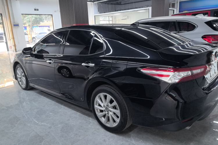 Used Toyota Camry 2021 2.0G Luxury Edition
