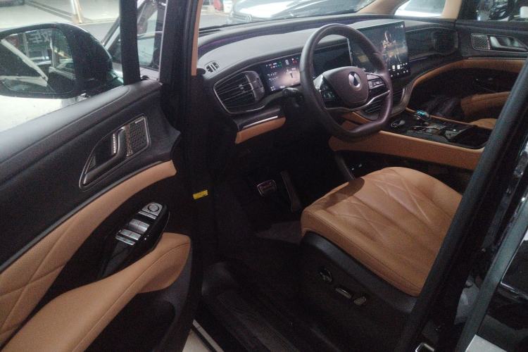 Used Denza D9 2025 DM-i Intelligent Drive 1020 Four-Wheel Drive Prestige Model