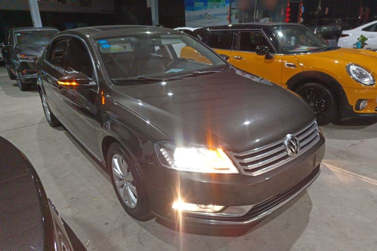 Used Volkswagen Magotan 2015 1.8TSI Luxury Model
