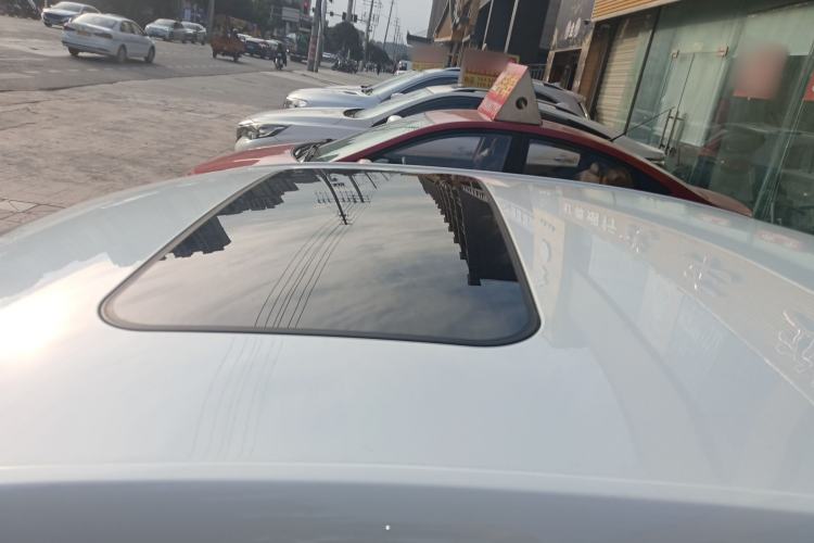 Used Roewe i5 2021 1.5L CVT Platinum Edition
