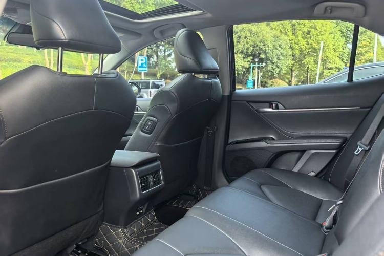 Used Toyota Camry 2021 2.0G Luxury Edition
