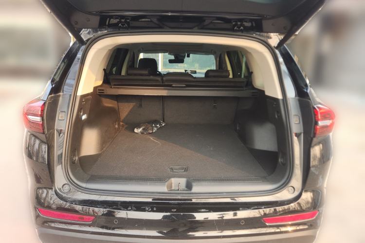 Used Buick Envision 2022 Encore Plus 652T Five-Seat Luxury Model
