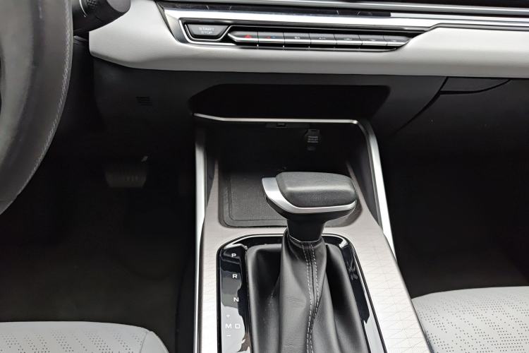 Used Geely Auto Emgrand 2022 4th Generation 1.5L CVT Flagship Model
