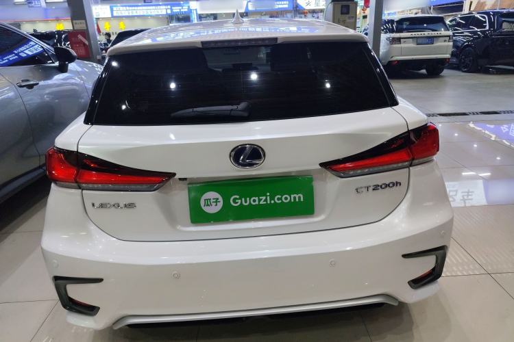 Used Lexus CT 2017 CT200h Comfort Edition Monochrome China VI
