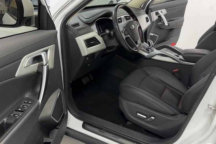 Used Geely Auto Emgrand X7 Sport 2020 1.8TD DCT Two-Wheel Drive Smart Connect 4G-Enabled Version
