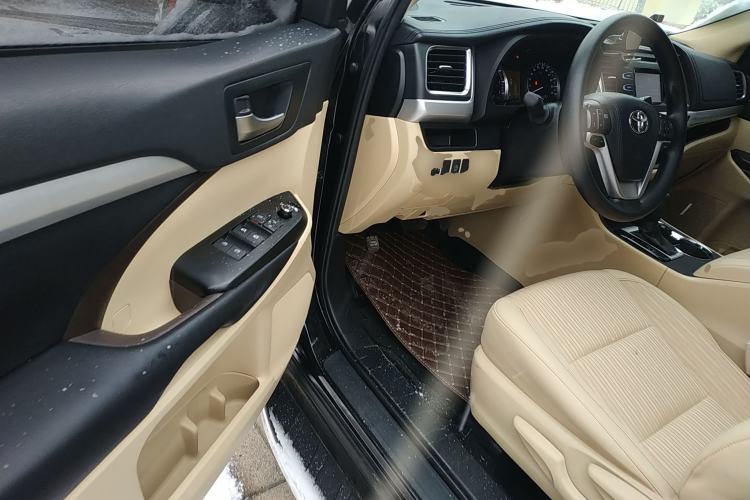 Used Toyota Highlander 2018 2.0T Two-Wheel Drive Elite Edition 7 Seats China VI Standard