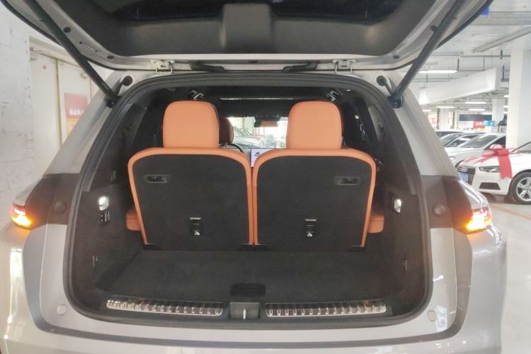 Used Li Auto L8 2024 PRO Model
