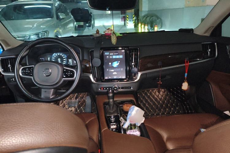 Used Volvo S90 2018 T4 Zhiyuan Edition
