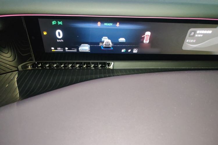 Used  07 2024 Max Extended-Range Edition