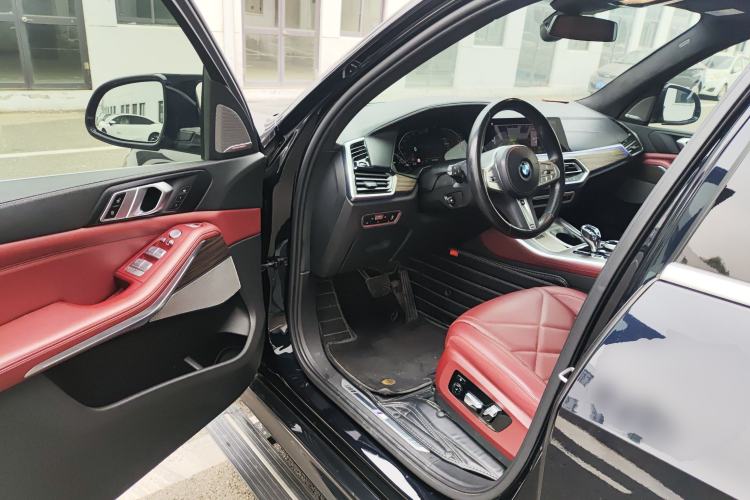 Used BMW X5 2022 xDrive 40Li Luxury Edition M Sport Package
