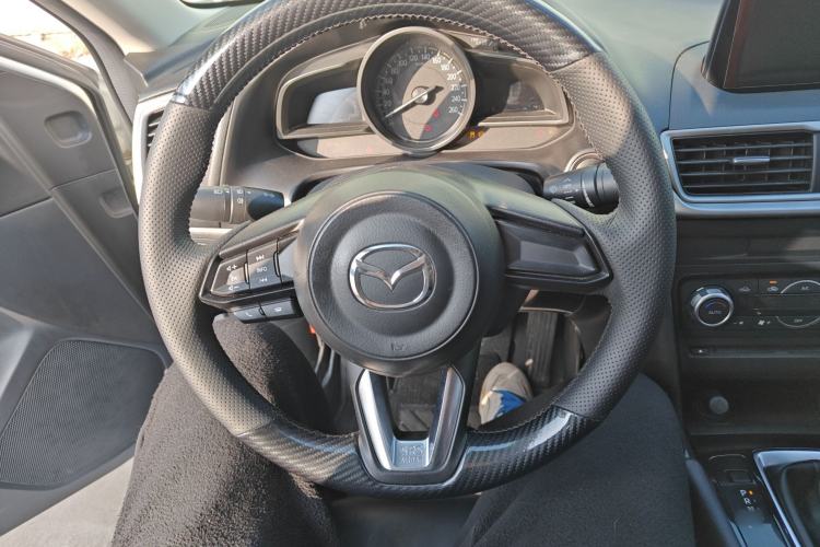 Used Mazda Mazda 3 Axela 2019 Cloud-Controlled Sedan 1.5L Automatic Luxury Model China VI Standard
