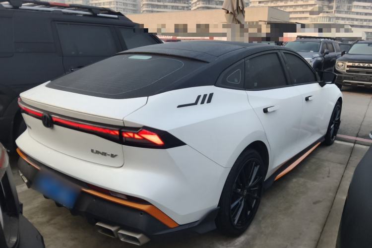 Used Changan UNI-V 2025 1.5T 500Bar Prestige Sporty Version
