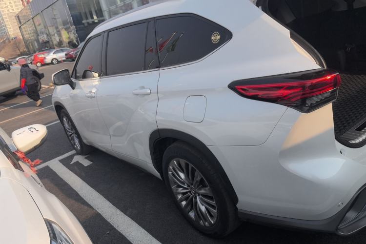 Used Toyota Highlander 2022 Dual-Engine 2.5L Four-Wheel Drive Prestige Version 7 Seats