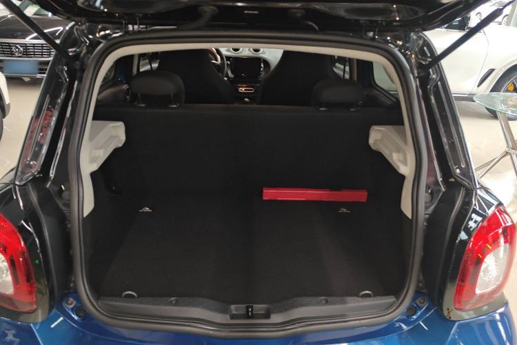 Used  forfour 2016 1.0L 52 kW Dynamic Edition
