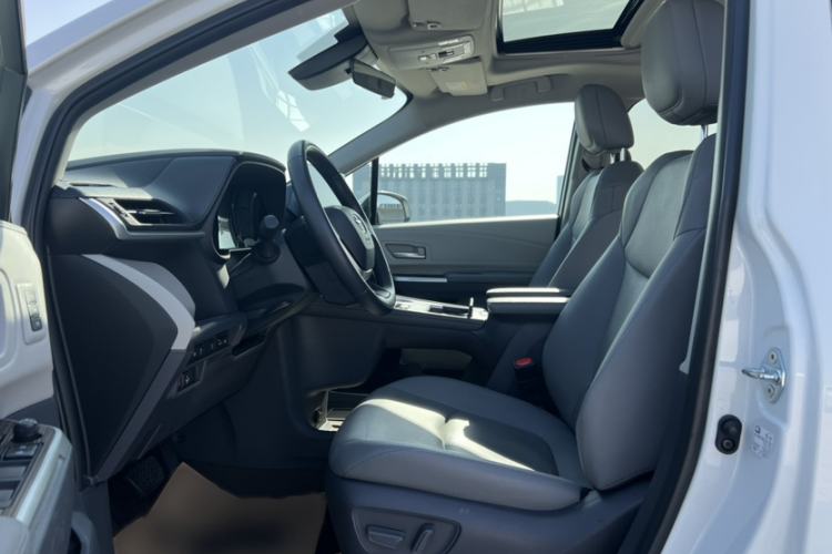 Used Toyota Granvia 2023 2.5L Hybrid Prestige PLUS Edition