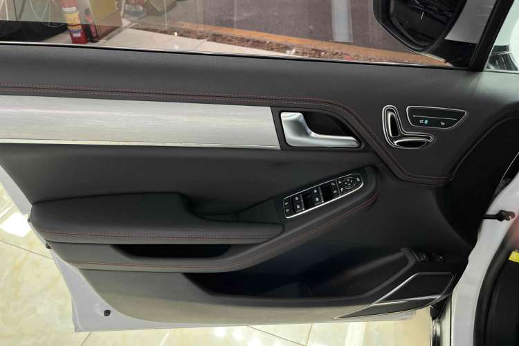 Used BYD Tang New Energy 2019 DM 2.0T All-Wheel Drive Smart Connect Enjoyment Model 5 Seats China VI Standard