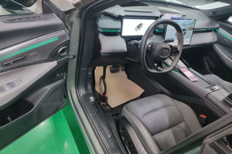 Used Lynk & Co 08 EM-P 2023 245km Ultra-Long Range Halo