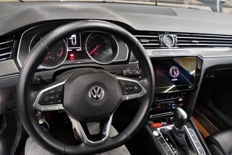 Used Volkswagen Magotan 2020 330TSI DSG Leading Model
