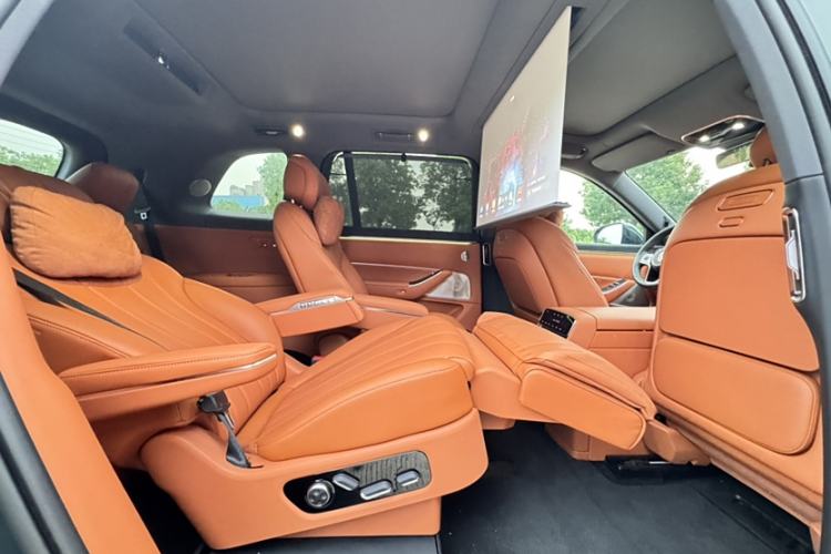 Used Hima AITO M8 2025 Extended-Range Ultra Version 53.4 kWh 6-Seater Edition
