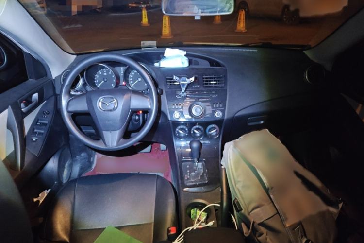 Used Mazda Mazda 3 2015 Sedan 1.6L Automatic Comfort Model
