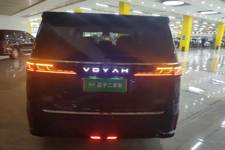 Used VOYAH Dream 2025 PHEV Four-Wheel-Drive Flagship Kunpeng Edition
