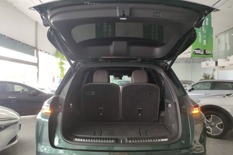 Used Li Auto L8 2023 Pro Model
