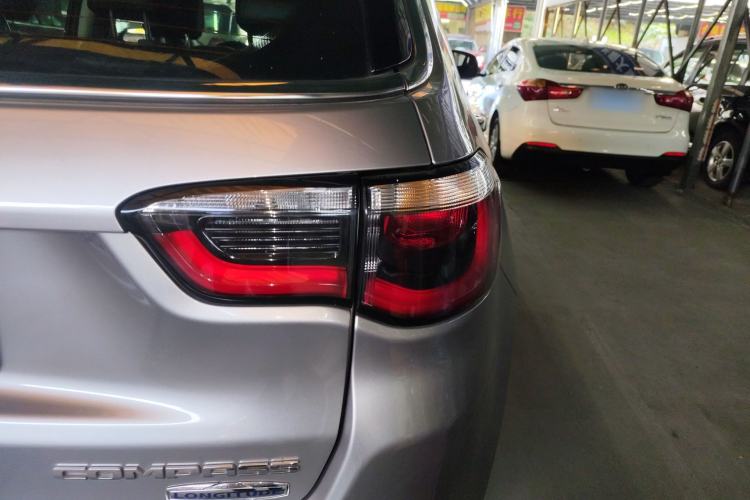 Used  Compass 2017 200T Automatic Family Edition