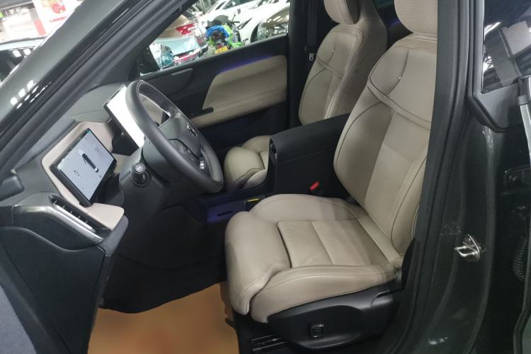 Used Volvo Volvo XC70 Plug-in Hybrid 
