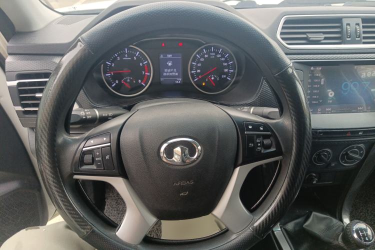 Used Great Wall Wingle 5 2017 2.4L European Version Gasoline Two-Wheel Drive Entry-Level Big Double Cab 4G69S4N