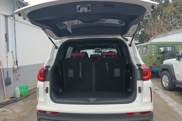 Used SWM G05 2022 PRO 1.5T DCT Luxury Model 7 Seats
