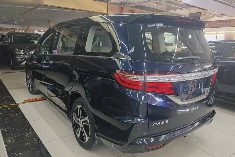 Used Honda Odyssey 2015 Revised 2.4L Luxury Edition
