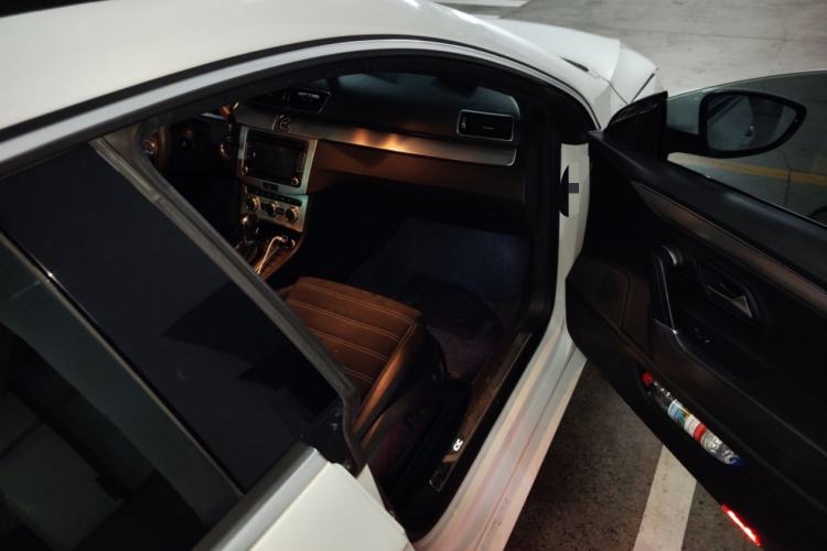 Used Volkswagen FAW-Volkswagen CC 2015 1.8TSI Luxury Model
