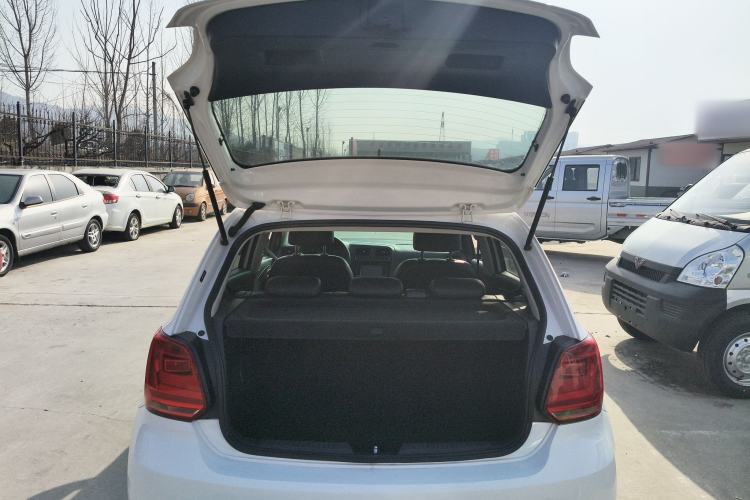 Used Volkswagen Polo 2016 1.4L Manual Fashion Model
