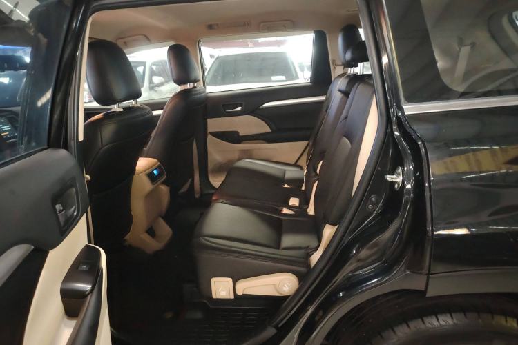 Used Toyota Highlander 2018 2.0T Two-Wheel Drive Elite Edition 7 Seats China VI Standard
