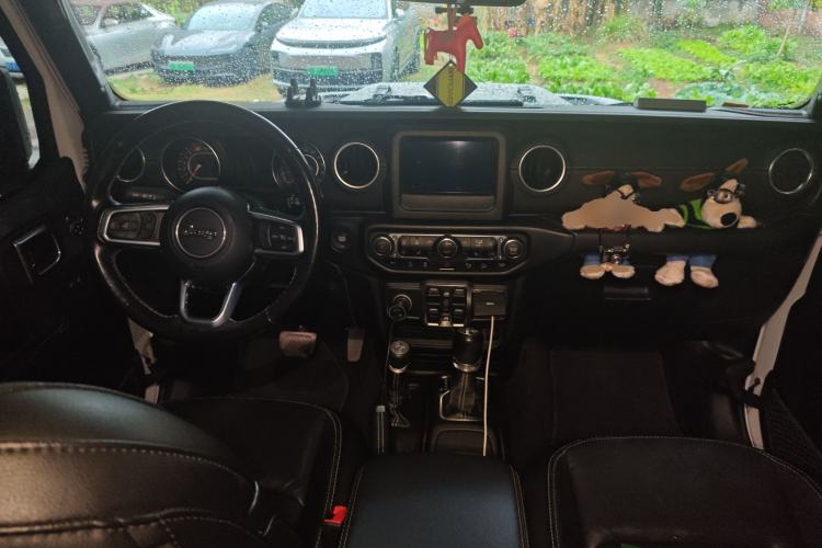 Used  Wrangler 2019 2.0T Sahara Four-Door Version China VI Emission Standard