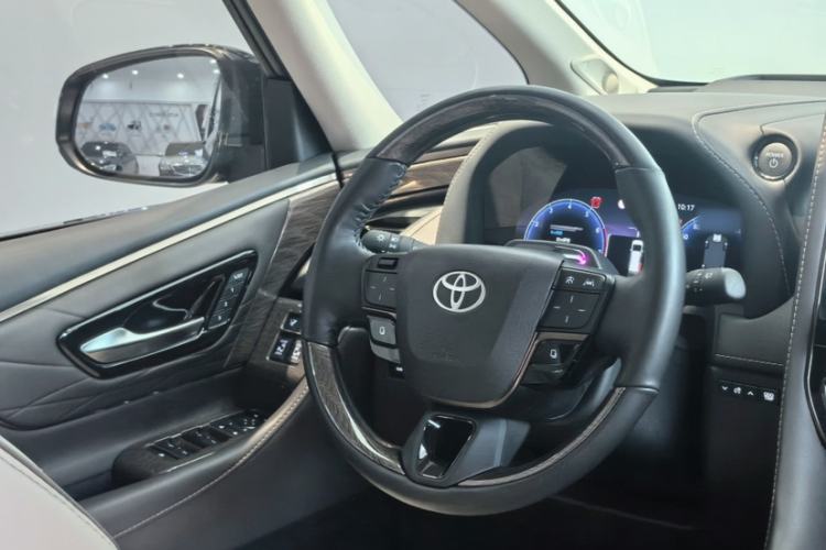 Used Toyota Alphard 2024 Dual-Engine 2.5L Deluxe Edition