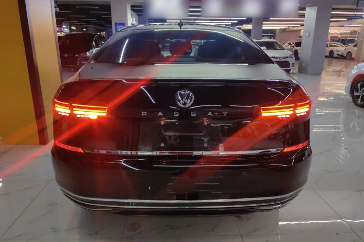 Used Volkswagen Passat 2019 330TSI Luxury Edition China VI Standard
