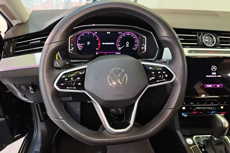 Used Volkswagen Magotan 2024 2 Million Units Zhongxiang Version 330TSI DSG Luxury Edition
