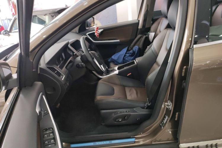 Used Volvo XC60 2015 T5 AWD Zhiyuan Edition
