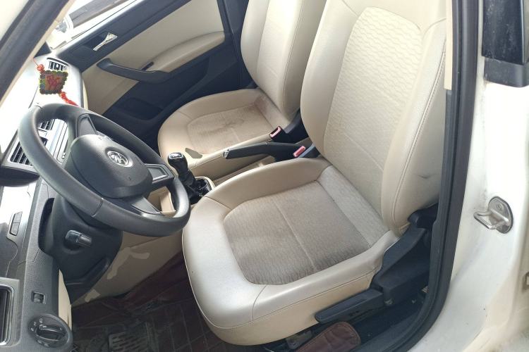 Used Skoda Rapid 2015 1.6L Manual Smart Selection Model
